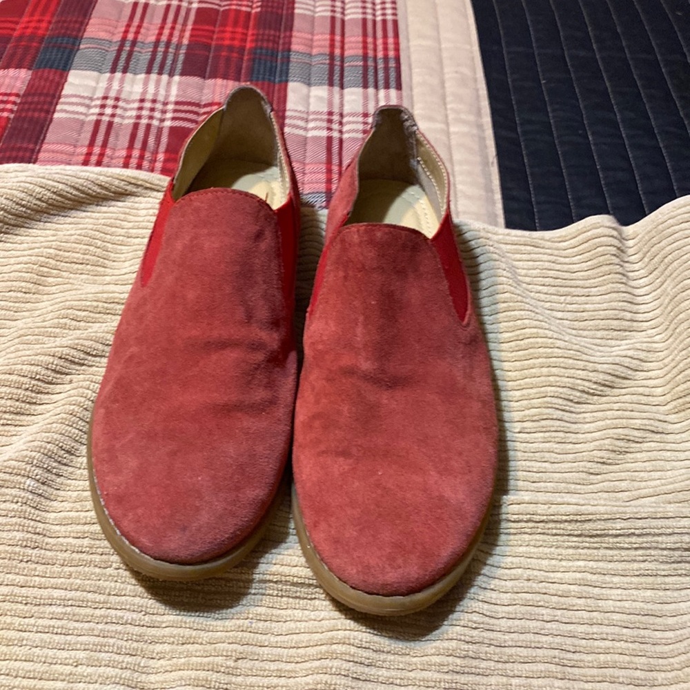 Red suede Hush Puppies 9.5 very comfortable